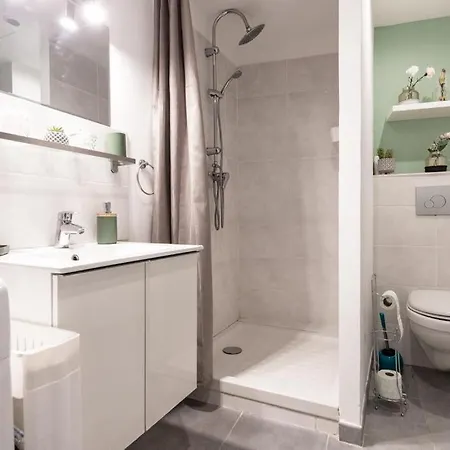 Apartment Cosy Au Coeur De L'ecusson - Arenes A 2 Min Nimes