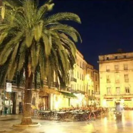 Cosy Au Coeur De L'ecusson - Arenes A 2 Min Daire Nîmes