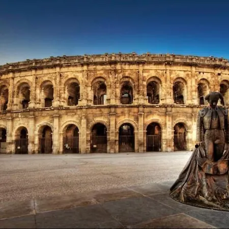 Cosy Au Coeur De L'ecusson - Arenes A 2 Min