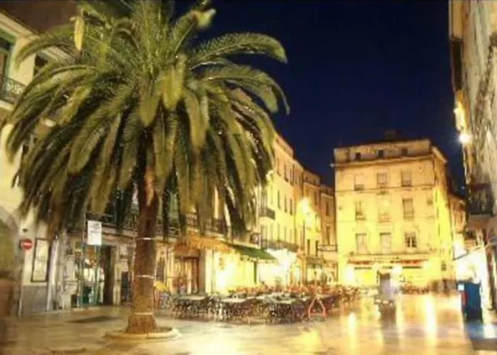Cosy Au Coeur De L'ecusson - Arenes A 2 Min Apartment Nimes